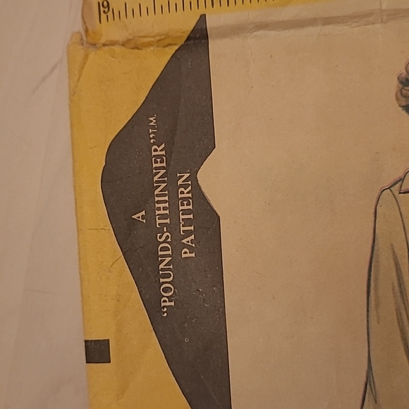 1973 McCalls 3923 " Pounds Thinner Pattern" Misses Dresses and Jacket - Picture 4 of 12